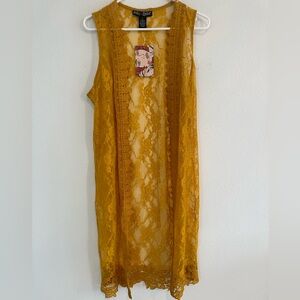 Polly & Esther Golden Lace Top